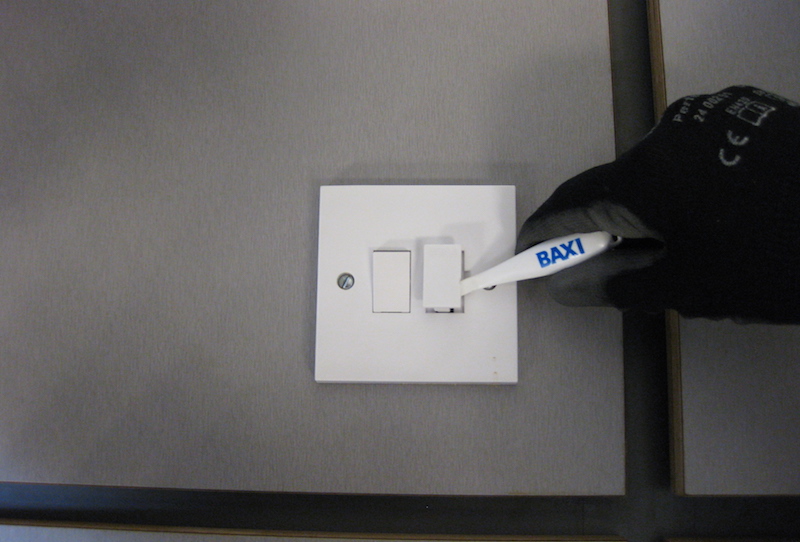 Remove Fuse covers without the damage