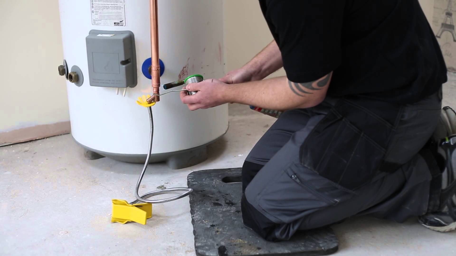 Nifty gadget that lends you a hand