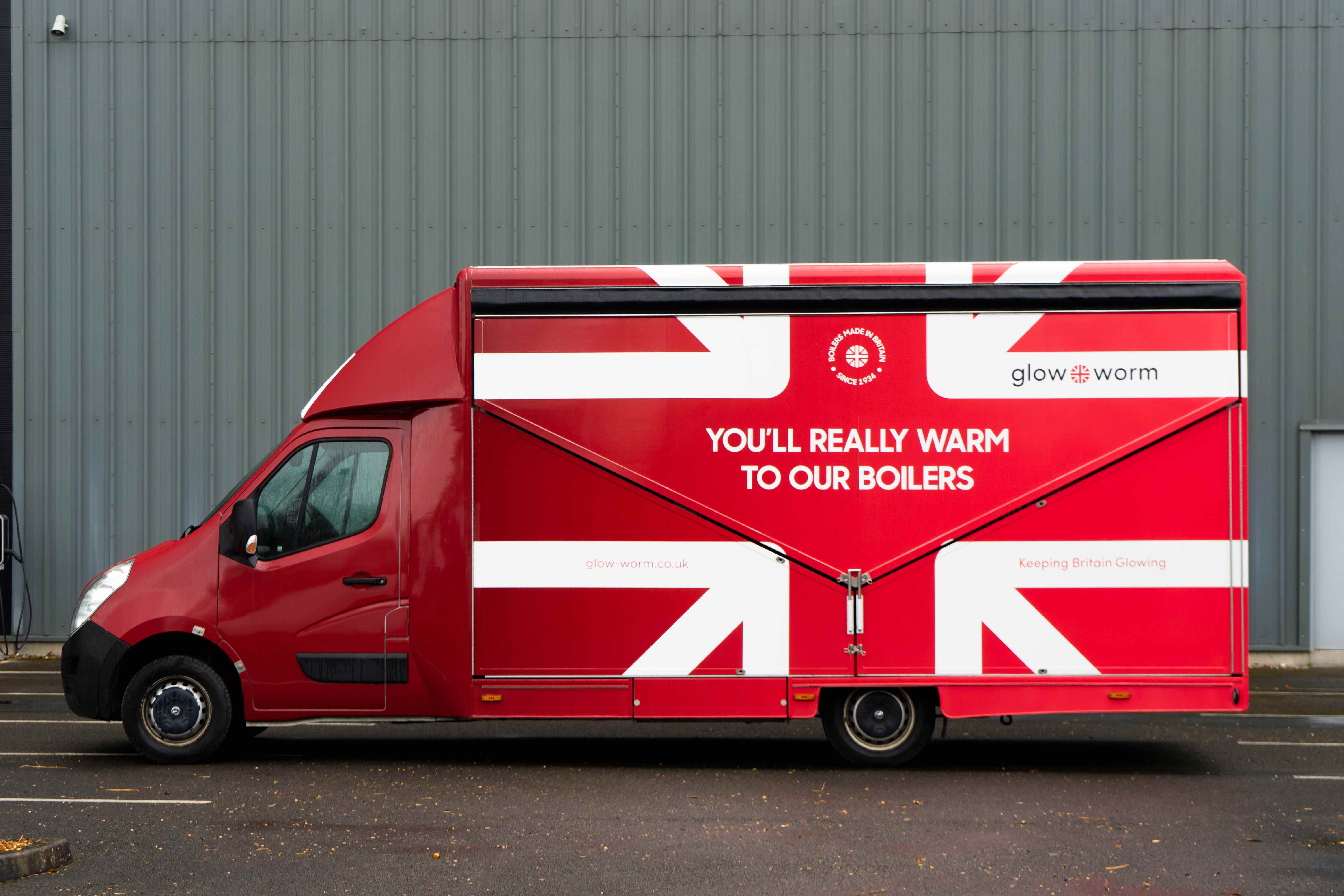 Merchant tour offers exclusive giveaways