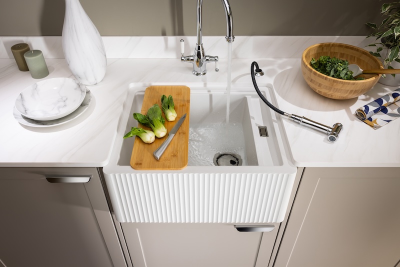 Belfast sink with fluted front