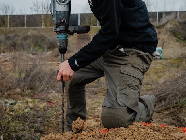 No need to knacker your knees with  the proper protection in place