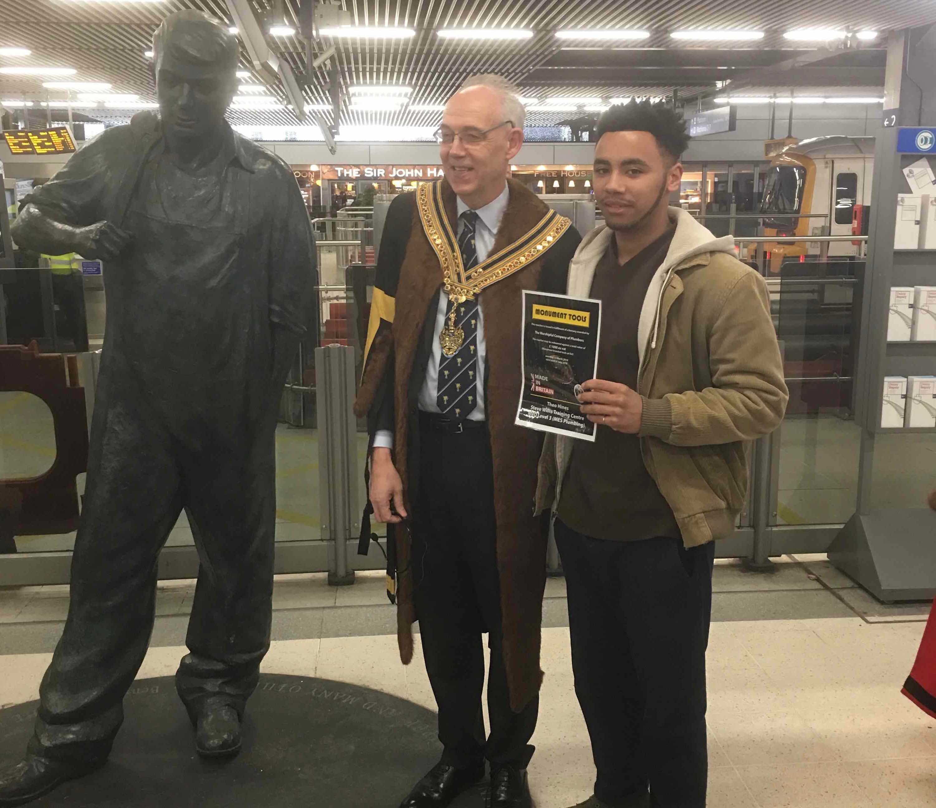 Plumbing apprentices awarded bursaries