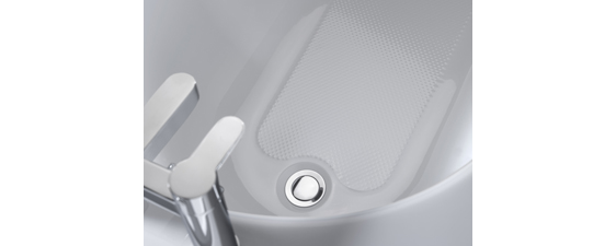 Tread pattern helps  make bathing safer