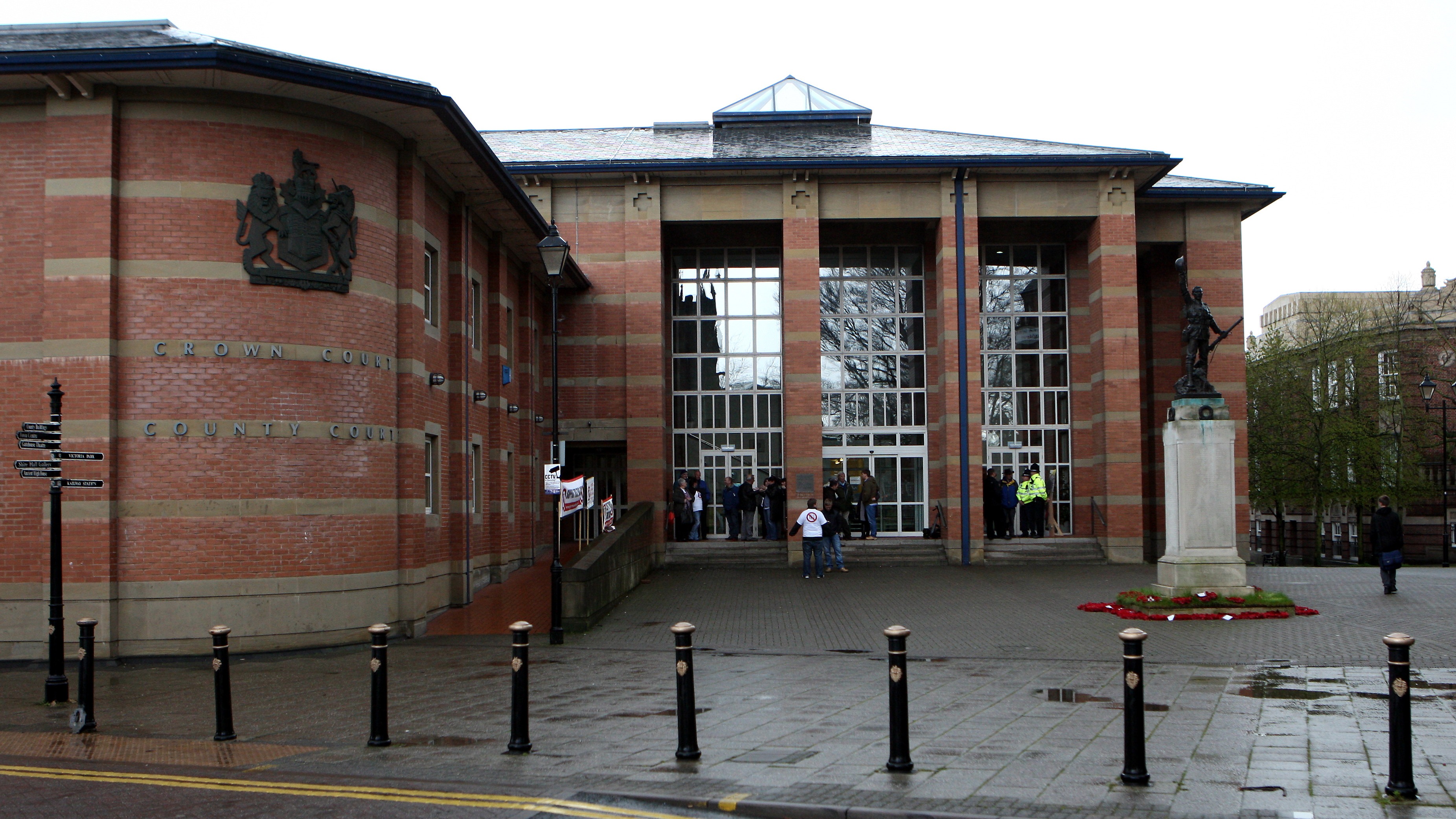 Rogue plumbers jailed for ripping off customers