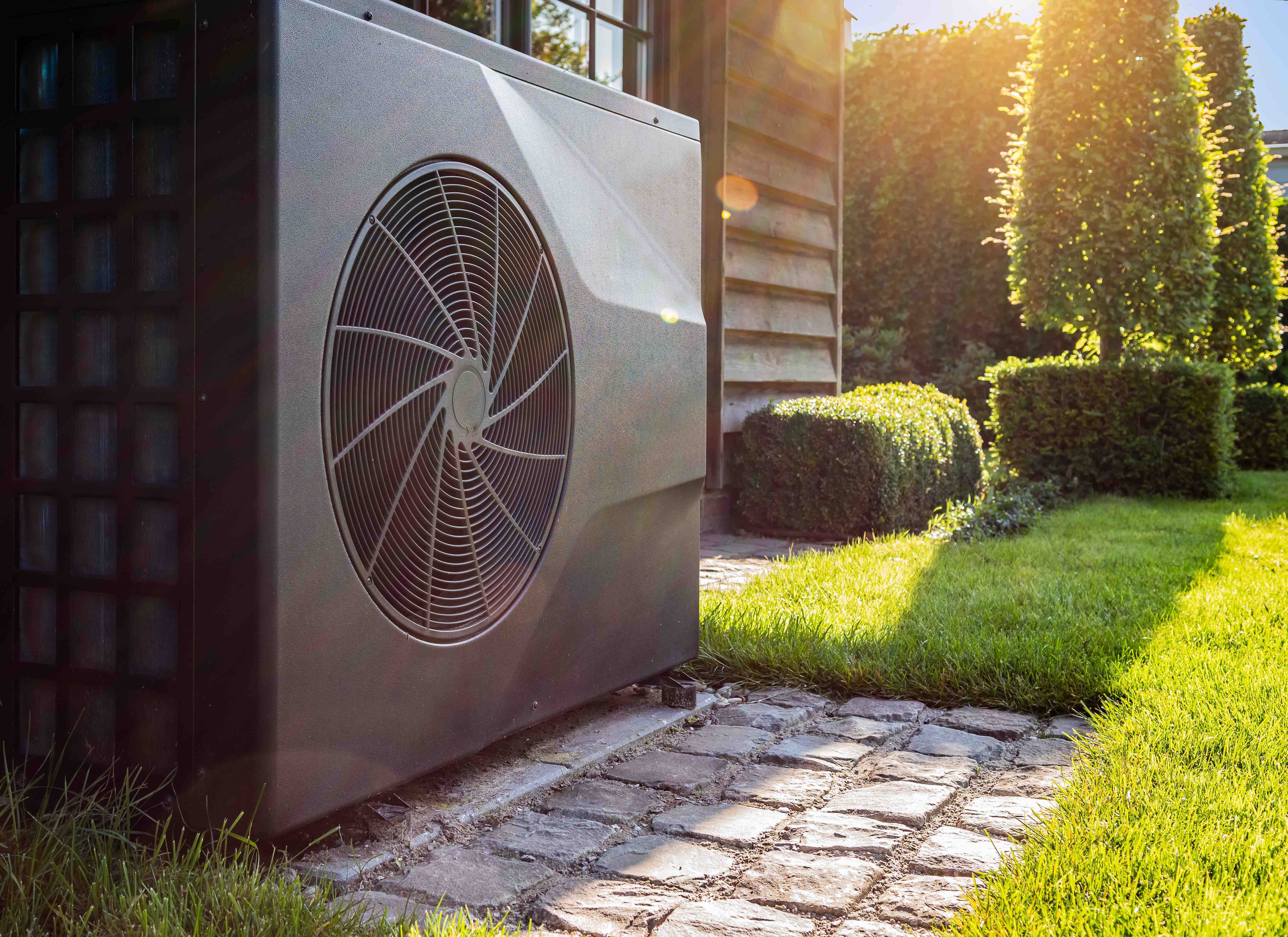 1 in 4 in UK believe false information about heat pumps