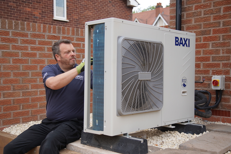 Report finds installers split on heat pumps