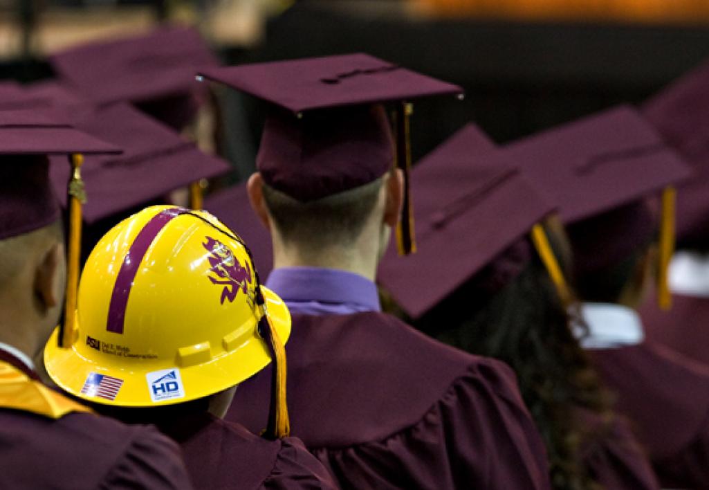 Half of youngsters in the trades have university background